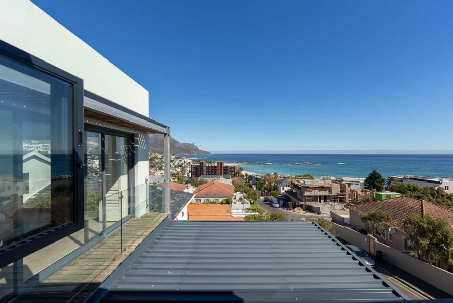 8 Bedroom Property for Sale in Camps Bay Western Cape
